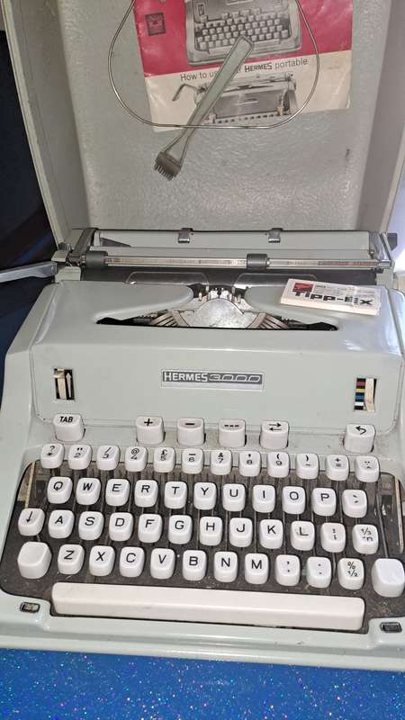 HERMES 3000 TYPEWRITER