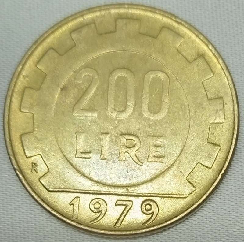 1979  200 Lire     Italy         SUN12504*