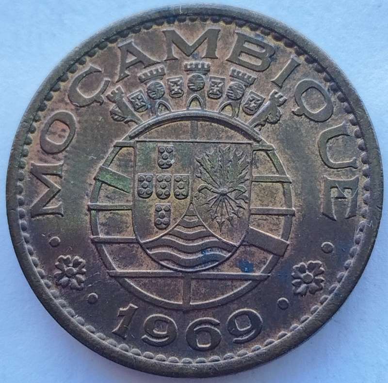 1969  1 Escudo     Mozambique          SUN12699*