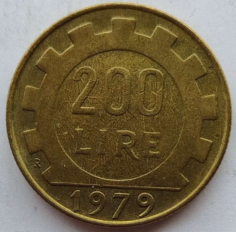 1979  200 Lire     Italy         SUN13112*