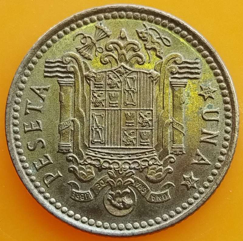 1975        Una Peseta  Coin       Spain         SUN13704*