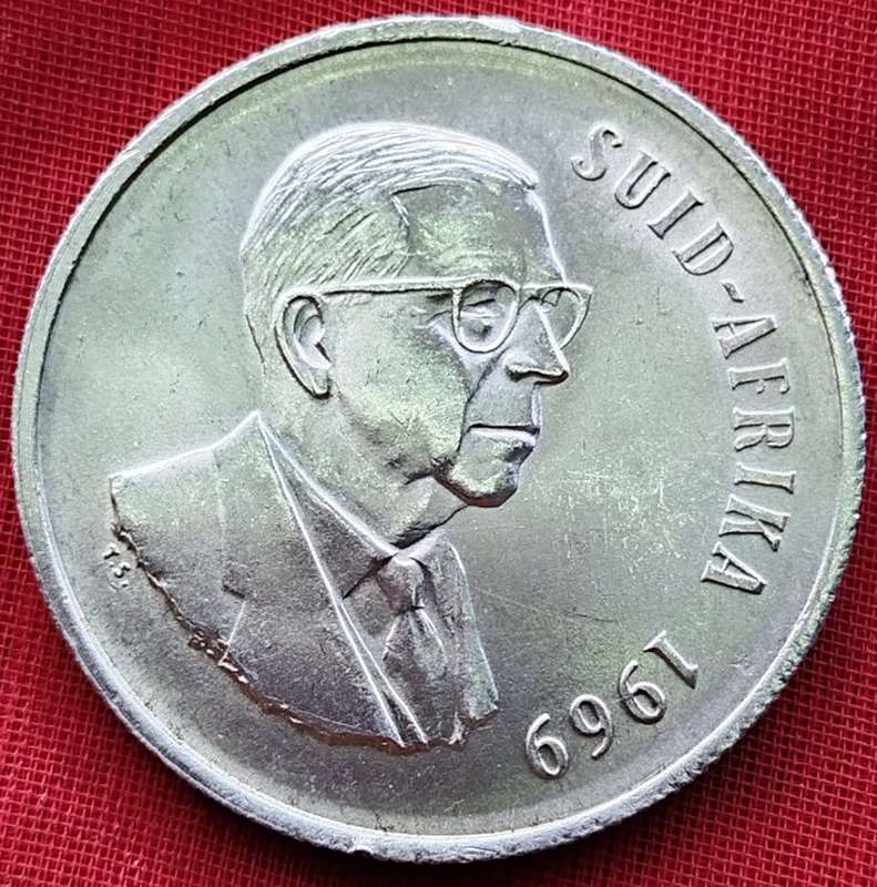 1969  -  SILVER 1 RAND COIN    (80% silver)    RSA         SUN13827*