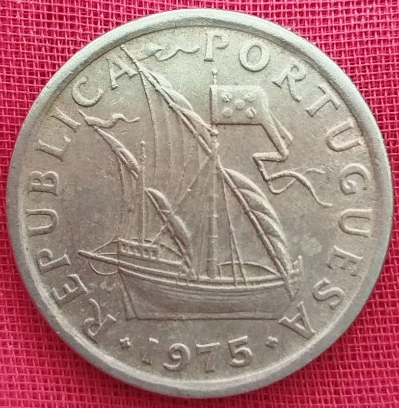 1975   2.5 Escudos   Coin       Portugal        SUN13955*