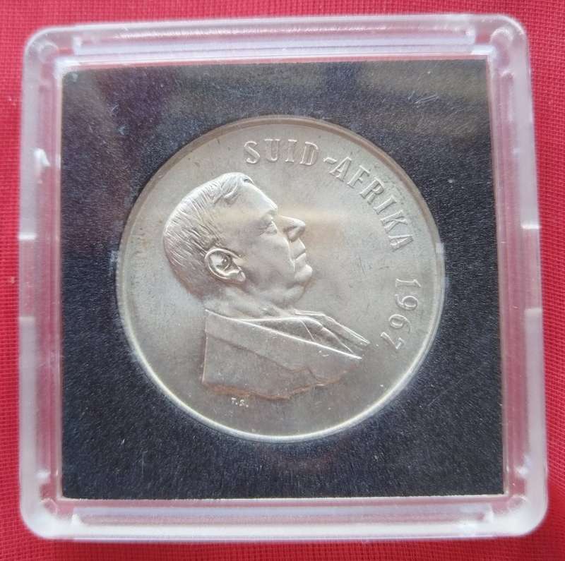 1967  SILVER   R1   COIN IN HOLDER   (Afrikaans)       SUN114042*