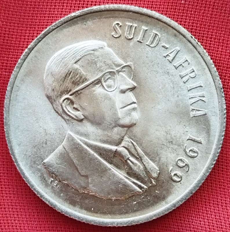 1969  -  SILVER 1 RAND COIN    (80% silver)    RSA         SUN14043*