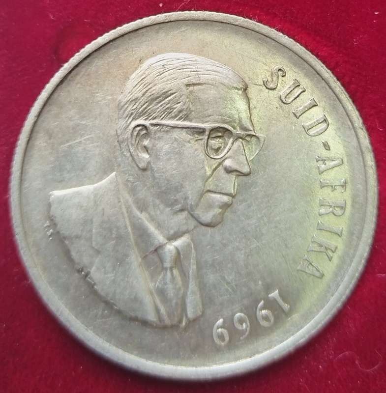 1969  -  SILVER 1 RAND COIN    (80% silver)    RSA         SUN14350