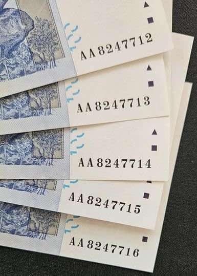 2007 ONE HUNDRED DOLLAR  NOTES  IN SEQUENCE       ZIMBABWE               SET018C