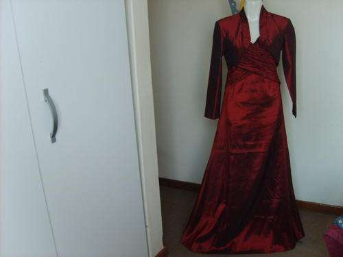 LADIES DESIGNER INSPIRED WINE RED DRESS SIZE:30,32  R250.00