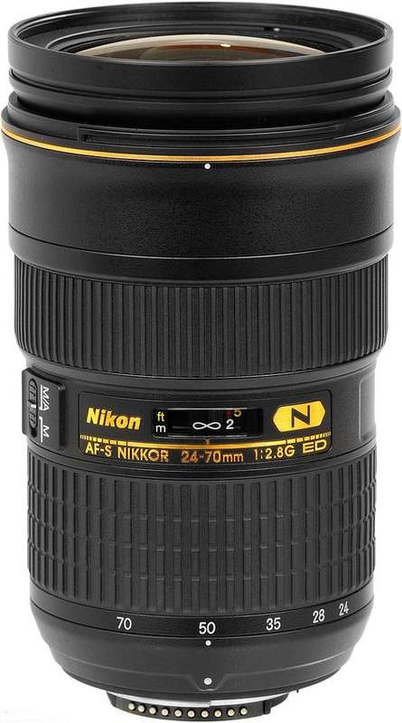 Nikon 24-70mm f2.8G AF-S ED Zoom lens in pristine condition with 77mm UV Filter