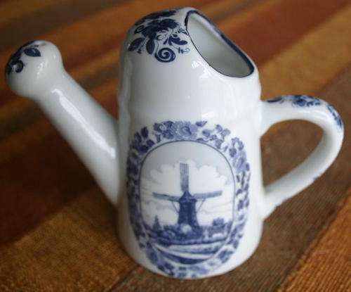 DUTCH DELFT BLUE MINIATURE WATERING CAN