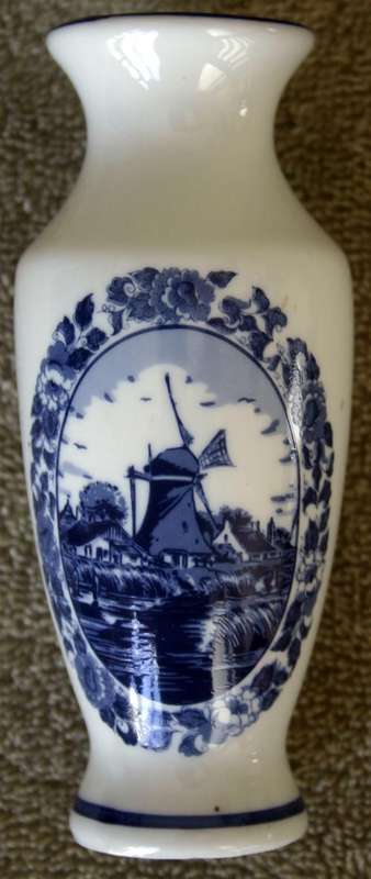 DELFT BLUE MINIATURE VASE 13 CM