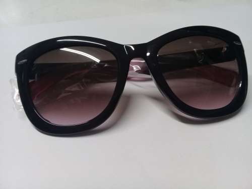 Converse black/pink sunglasses