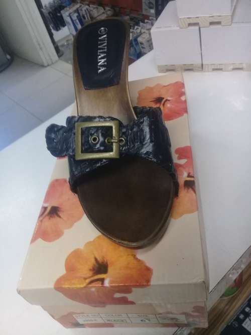 Viviana black ladies sandals