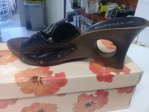 Viviana black ladies sandals