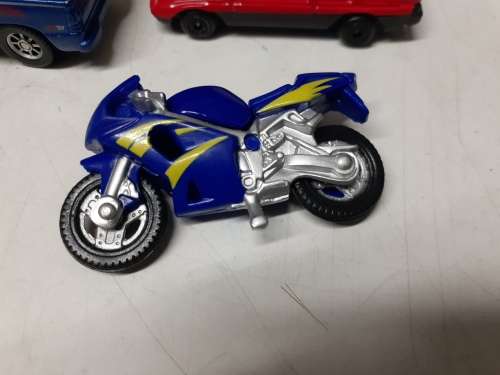 Maisto Die cast metal/plastic vehicles