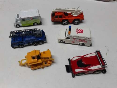 Maisto Die cast metal/plastic vehicles