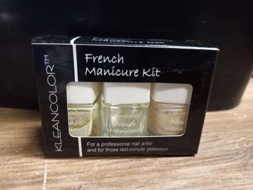 Mini french manicure kit
