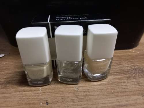 Mini french manicure kit