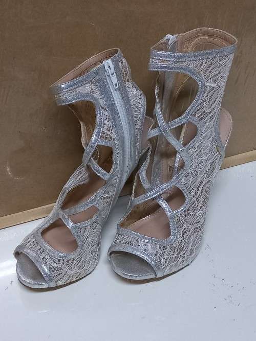 Danielle Michelle Silver/white Ladies high heel shoes