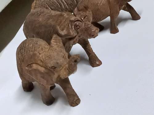 Assorted wood carvings ( Lot of 20 )