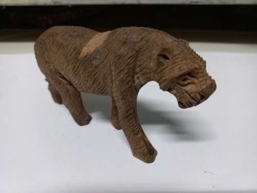 Assorted wood carvings ( Lot of 20 )