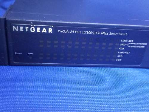 NETGEAR prosafe 24 port 10/100/1000Mbps smart switch GS724T