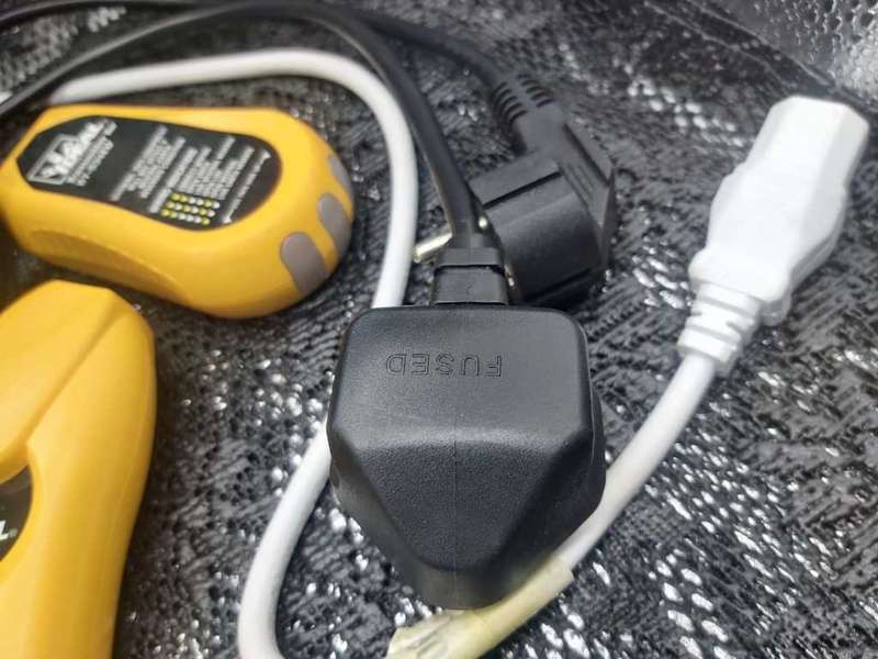 IDEAL 61-534 Digital Circuit Breaker Finder with GFCI Tester