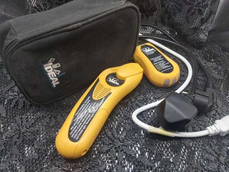 IDEAL 61-534 Digital Circuit Breaker Finder with GFCI Tester
