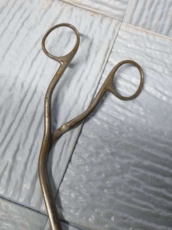 Medical related scissors ( lot of 10 )