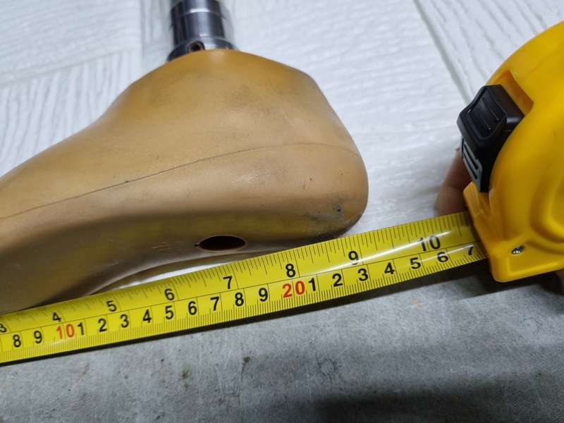 PROSTHETIC LEG