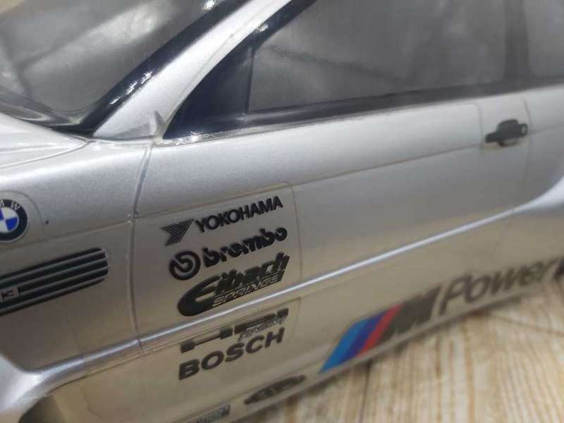 SUPER RACING CAR-- COMES WITH 2 SHELLS- REMOTE--BMW AND SKYLINE BODY 35 cm x 18cm