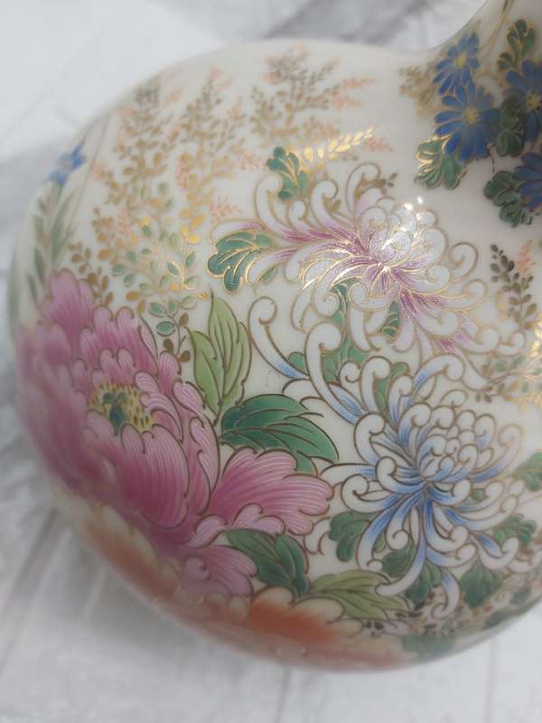 SHIBATA JANANESE VASE--A MUST HAVE