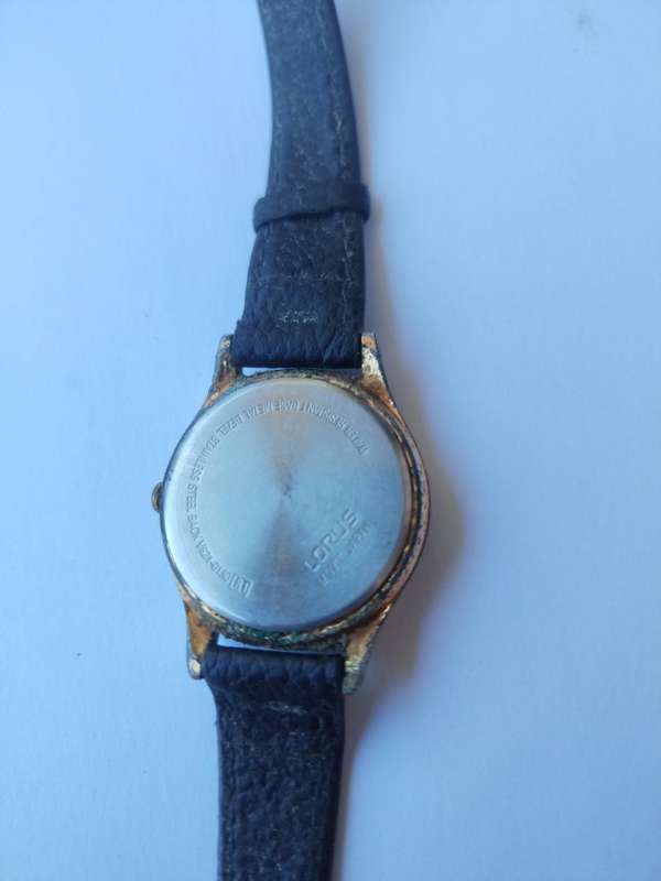VINTAGE LORUS R1 AUCTION