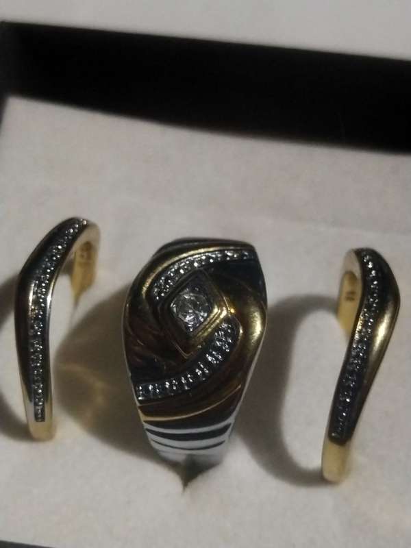 9CT WHITE AND YELLOW GOLD STERNS WEDDING SET 11 GRAMS