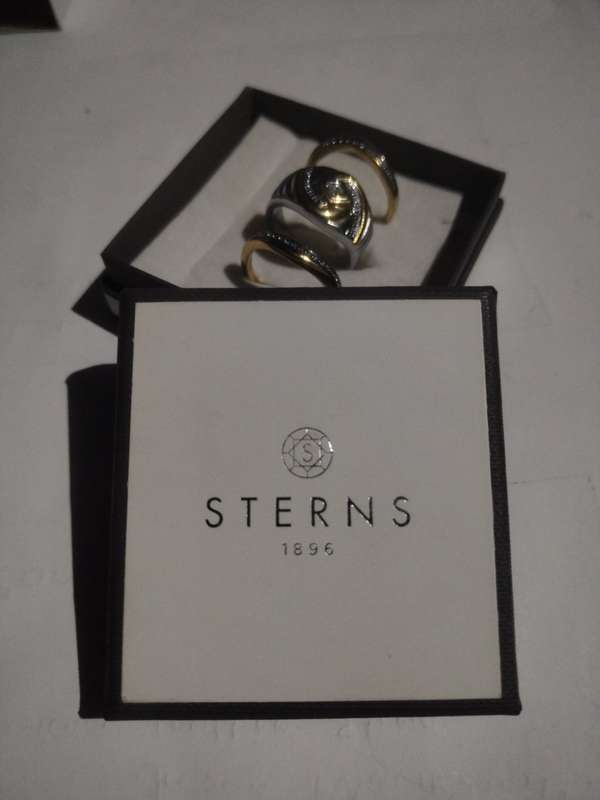 9CT WHITE AND YELLOW GOLD STERNS WEDDING SET 11 GRAMS