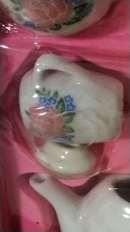 VINTAGE CHILDREN PORCALAIN SET - 17 PCS