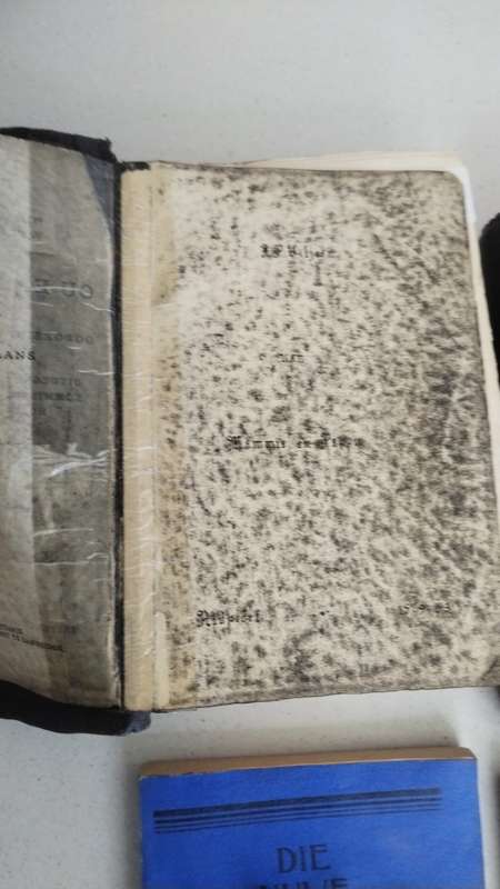 X2 OLD BIBLES X2 SONG BOOKS