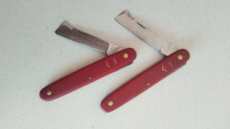 X2 VICTORINOX -SWISS MADE POCKET KNIFES