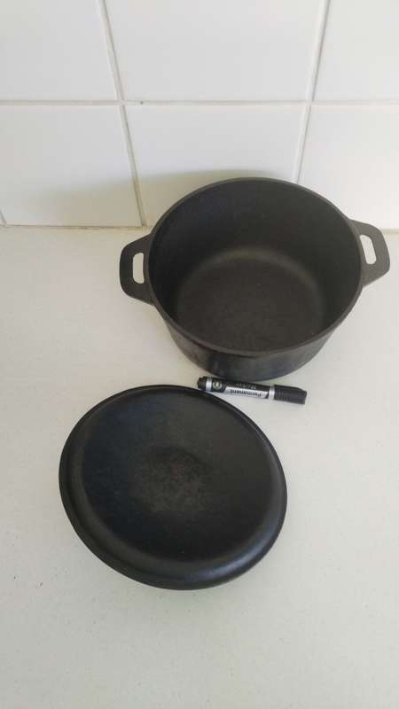 SWART PLAT POTJIE KOS POT