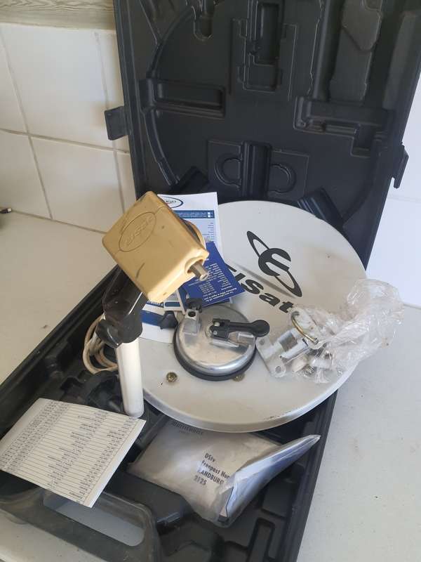 E SATALITE FOR CAMPING - NOTE IT IS SECONDHAND