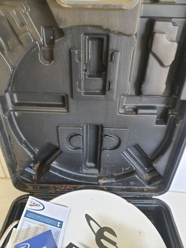 E SATALITE FOR CAMPING - NOTE IT IS SECONDHAND