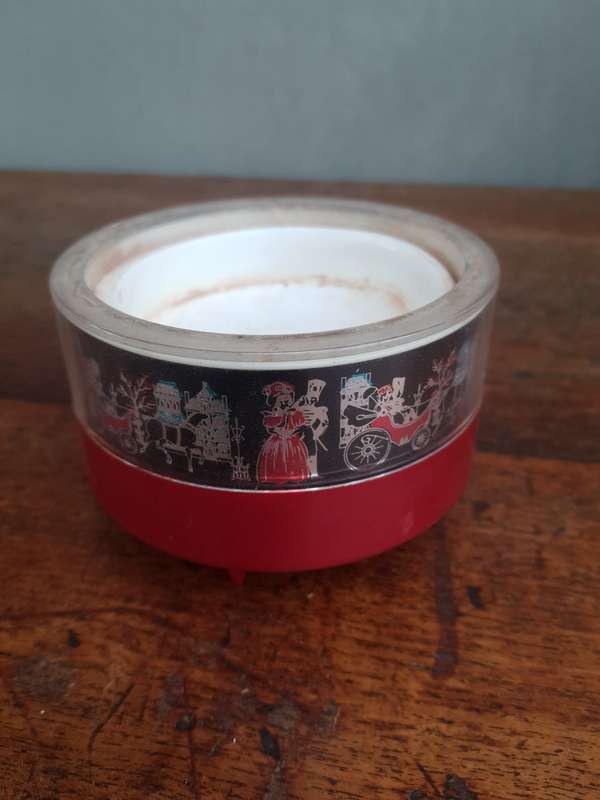 ANTIQUE WEEK #17 - LADY MATE TRINKET BOX - MAKES A BEUTIFUL MELODY! WORKING PERFECTLY!