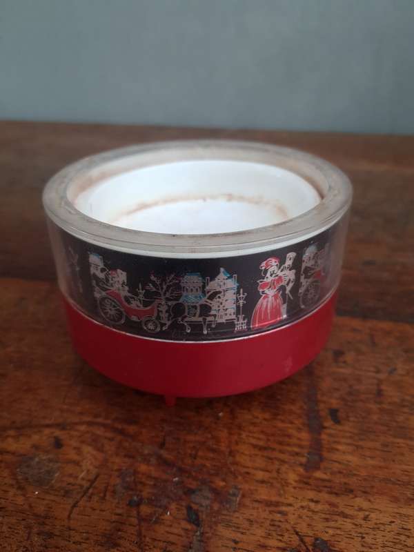 ANTIQUE WEEK #17 - LADY MATE TRINKET BOX - MAKES A BEUTIFUL MELODY! WORKING PERFECTLY!