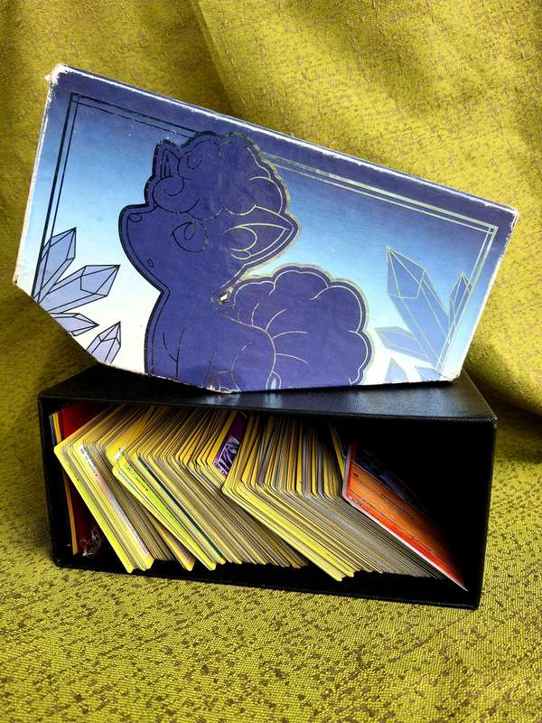 KAROO-ANTIEK #19 - HUGE COLLECTION OF POKEMON CARDS IN A BOX