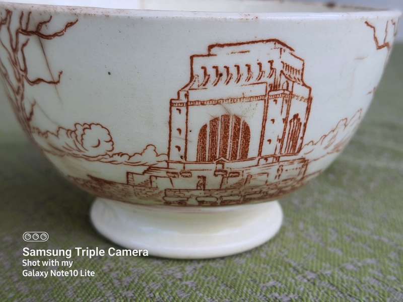 KAROO-ANTIEK #25 - VOORTREKKER MONMENT COLLECTABLE BOWL