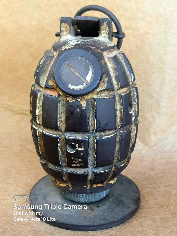 #7 - WORLD WAR 1 NO.36 MK.1 GRENADE MARKED TO BASE PLUG WITH SAFETY PIN AND STRIKER LEVER 10 CM HIGH