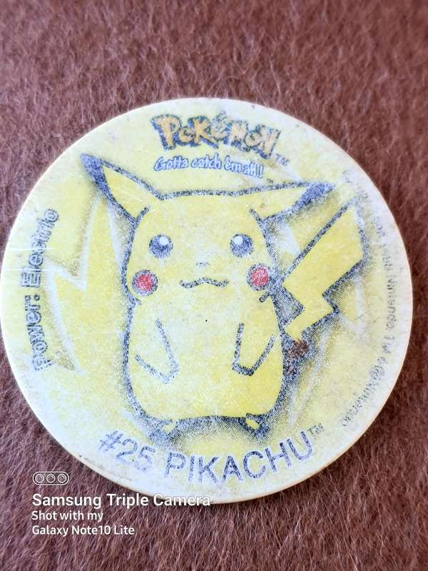 #15 PIKACHU TRADING CARD AND RARE TAZOZ