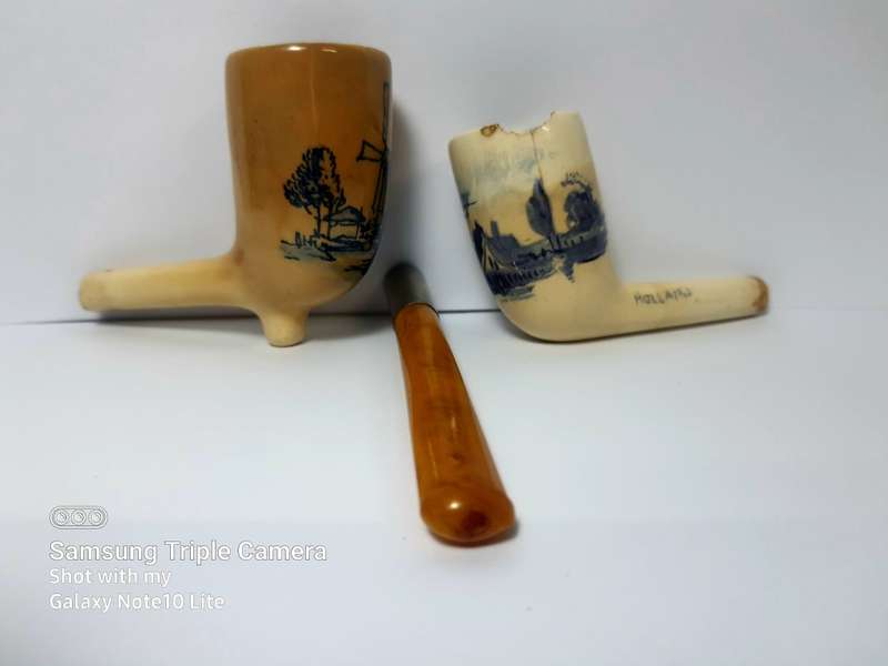 X2 VINTAGE DELFT HOLLAND SMOKING PIPE - auction ending 21:45