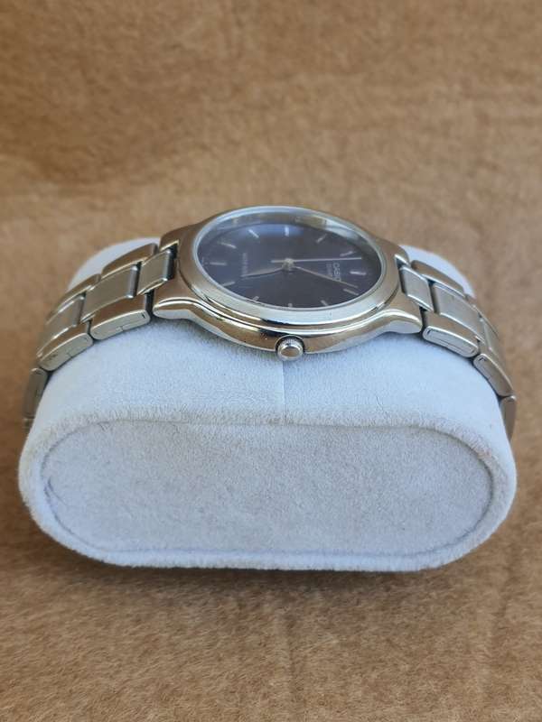 STUNNING VINTAGE CASIO WATCH NEEDS BT