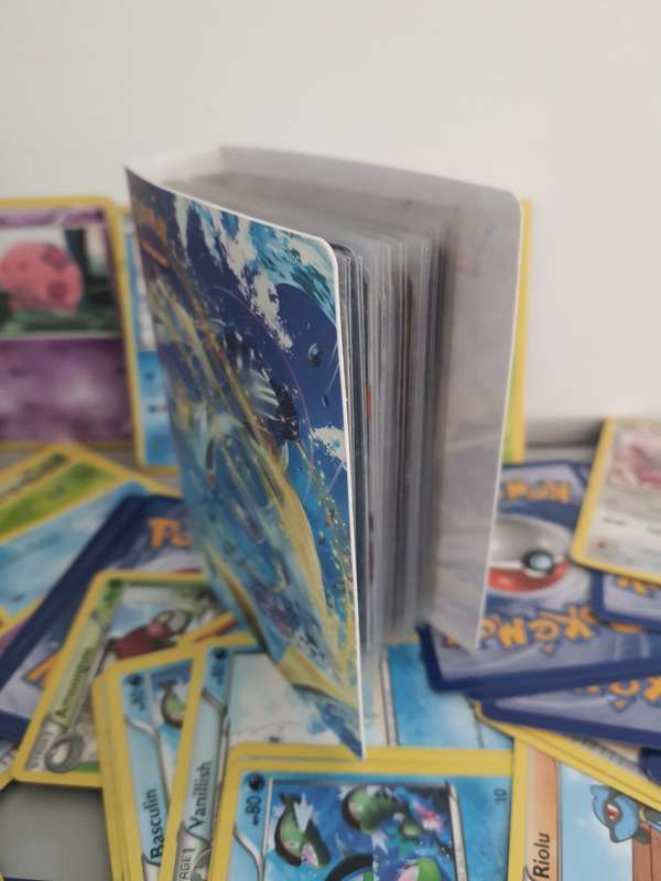 #22 - 300+ POKEMON TRADING CARDS